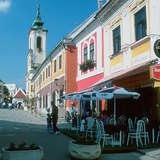 Szentendre mediterrán hangulatú utcácskáin