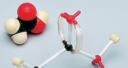 Варианти на триизмерно представяне на молекулата на оцетната киселина