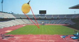 Размерът на атомното ядро, сравнен с този на атома