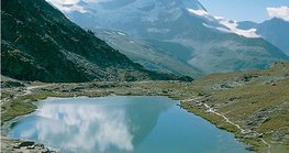 Моренско езеро в Алпите