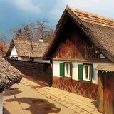 Къща със сламен покрив