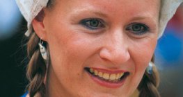 Жена с нордически черти