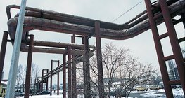 Извивка в тръбата, с която се предотвратява температурното разширение.