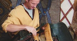 Съвременни майстори, практикуващи стари занаяти: сарач