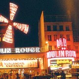 Нощни неонови светлини