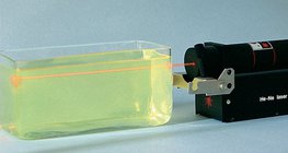 Светлината се разпространява по права линия