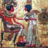 Облегалката на трона на Тутанкамон