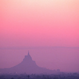 Замъкът "Монтеагудо" при залез-слънце