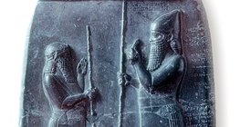 Релеф, изобразяващ асирийски цар
