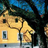 Старинен кръгъл кладенец