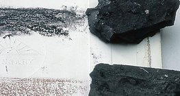 Анализ на черти, направени с различни видове въглища.