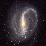 Елиптична (вляво), спирална (в средата) и неправилна галактика