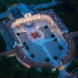 Дворецът "Естерхази" във Фертьод