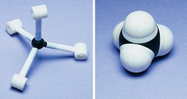 Варианти на триизмерно представяне на молекулата на метана