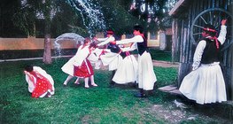 Великденско поливане (Унгарска народна традиция)