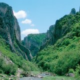 V-образна долина