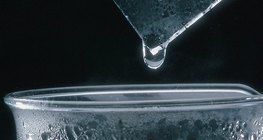 Кондензация на водната пара върху студена повърхност