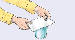 Водата остава в чашата